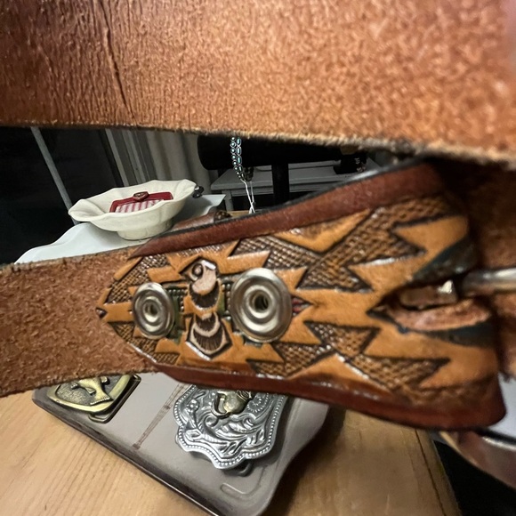 VTG Handtooled Southwestern Leather Belt - Picture 9 of 10